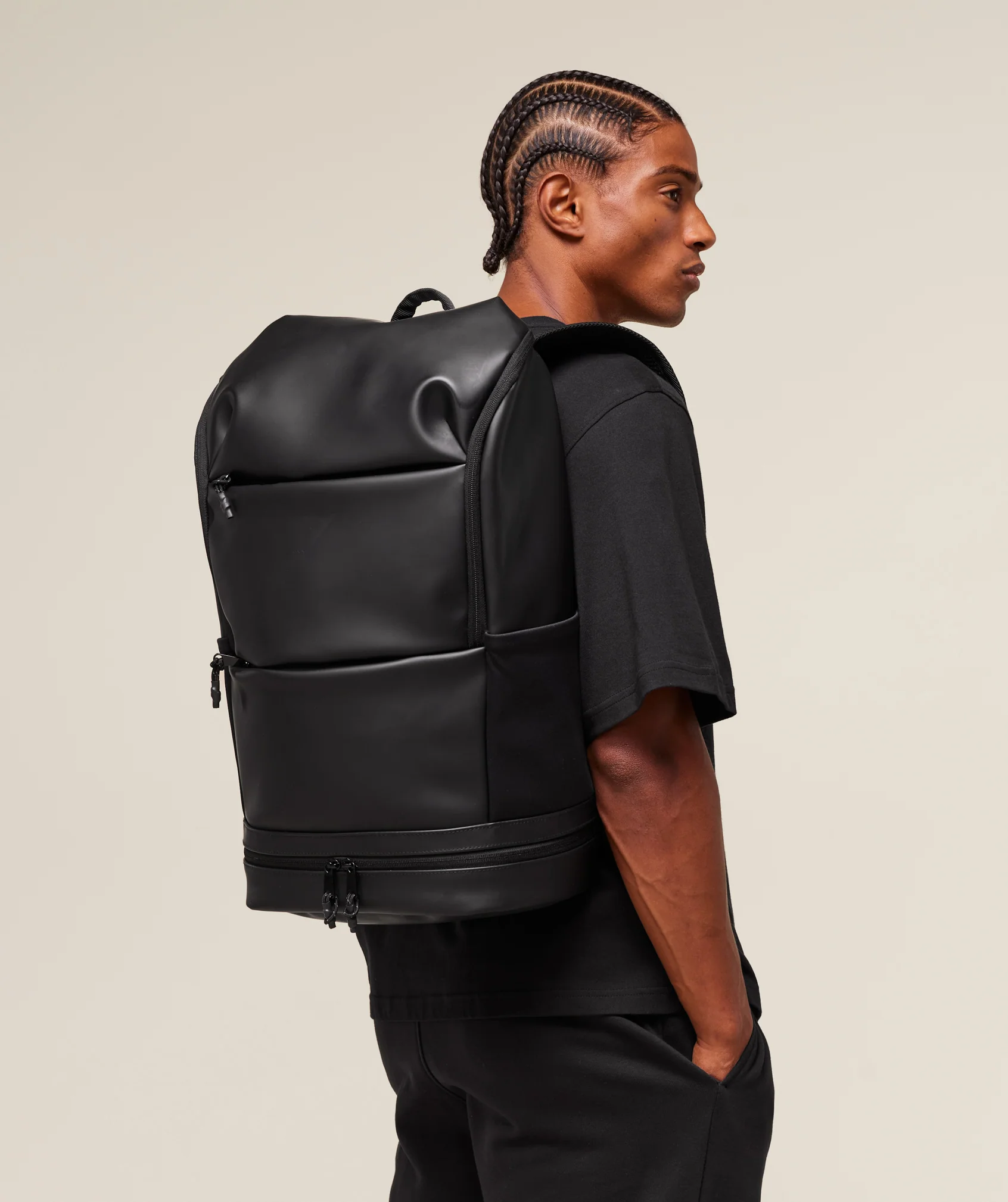 images-SleekBackpackGSBlackI1A8A_BB2J_5098_A_1920x