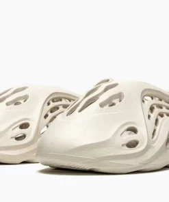Alternative view of صندل آدیداس adidas Yeezy Foam Runner Ararat